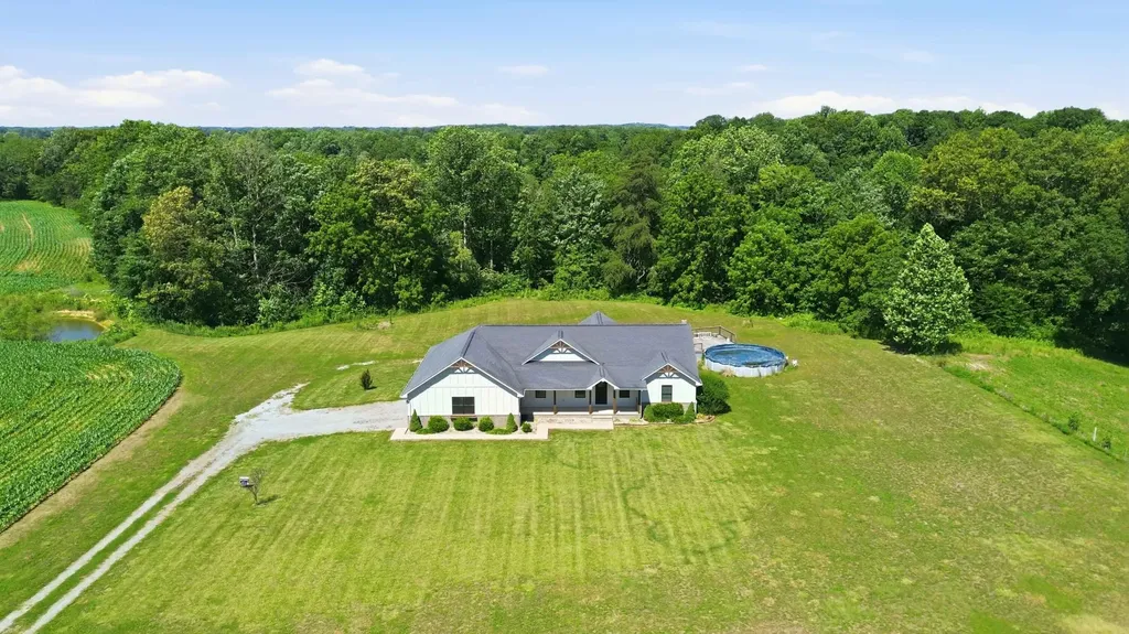 220 Davis Lane Russell Springs KY 42642