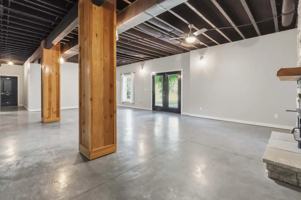 220 Davis Lane Russell Springs KY 42642