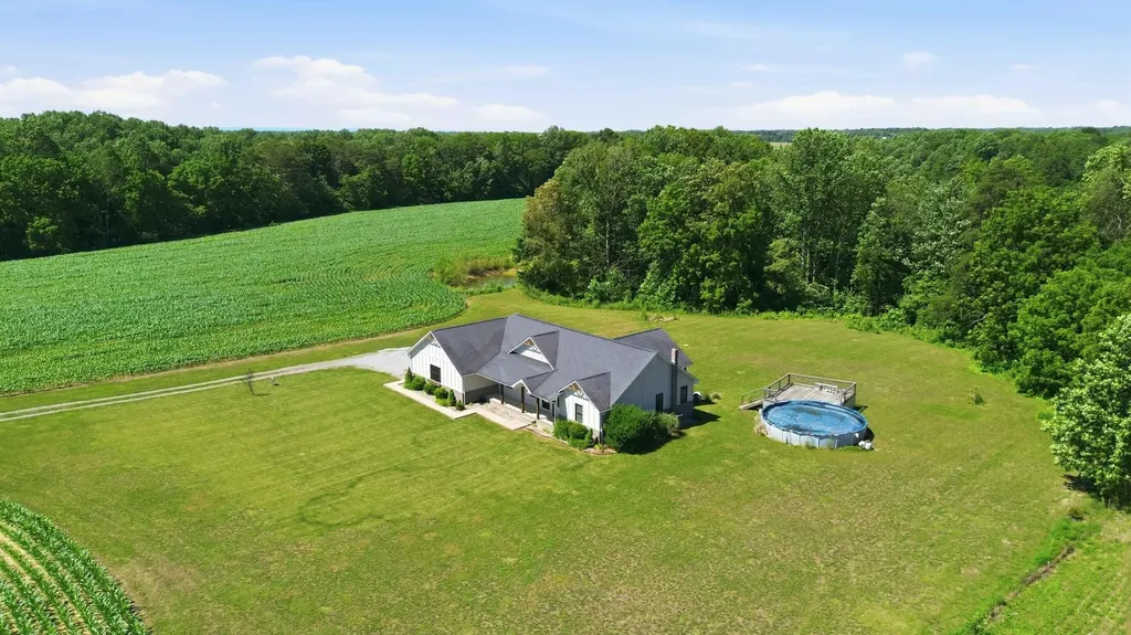 220 Davis Lane Russell Springs KY 42642