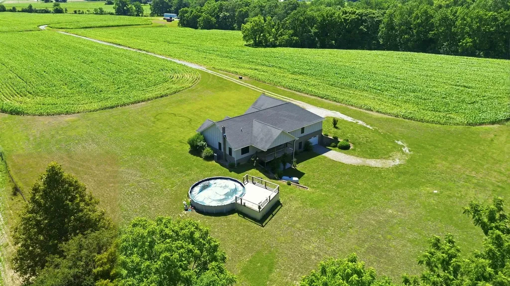 220 Davis Lane Russell Springs KY 42642