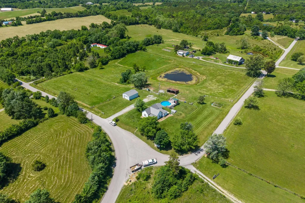 1160 Hopewell Road Harrodsburg KY 40330