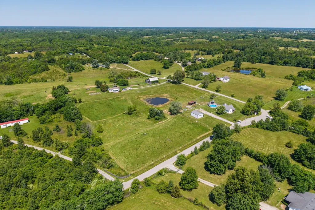 1160 Hopewell Road Harrodsburg KY 40330