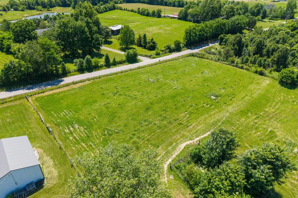 1160 Hopewell Road Harrodsburg KY 40330