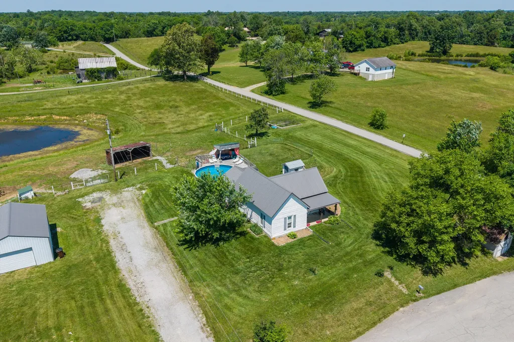 1160 Hopewell Road Harrodsburg KY 40330
