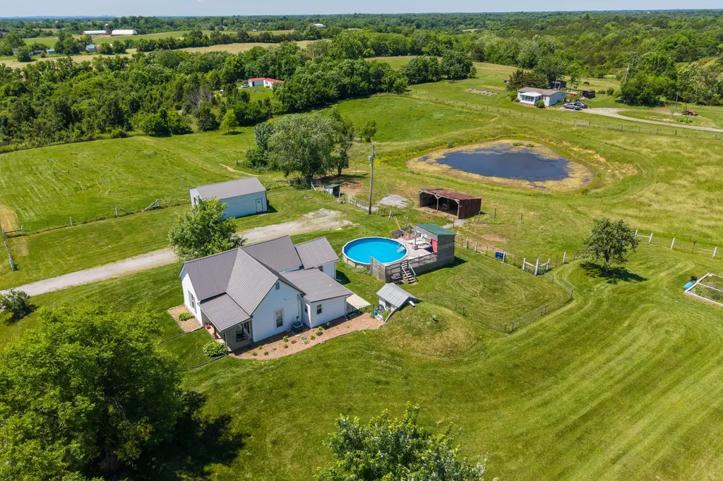1160 Hopewell Road Harrodsburg KY 40330