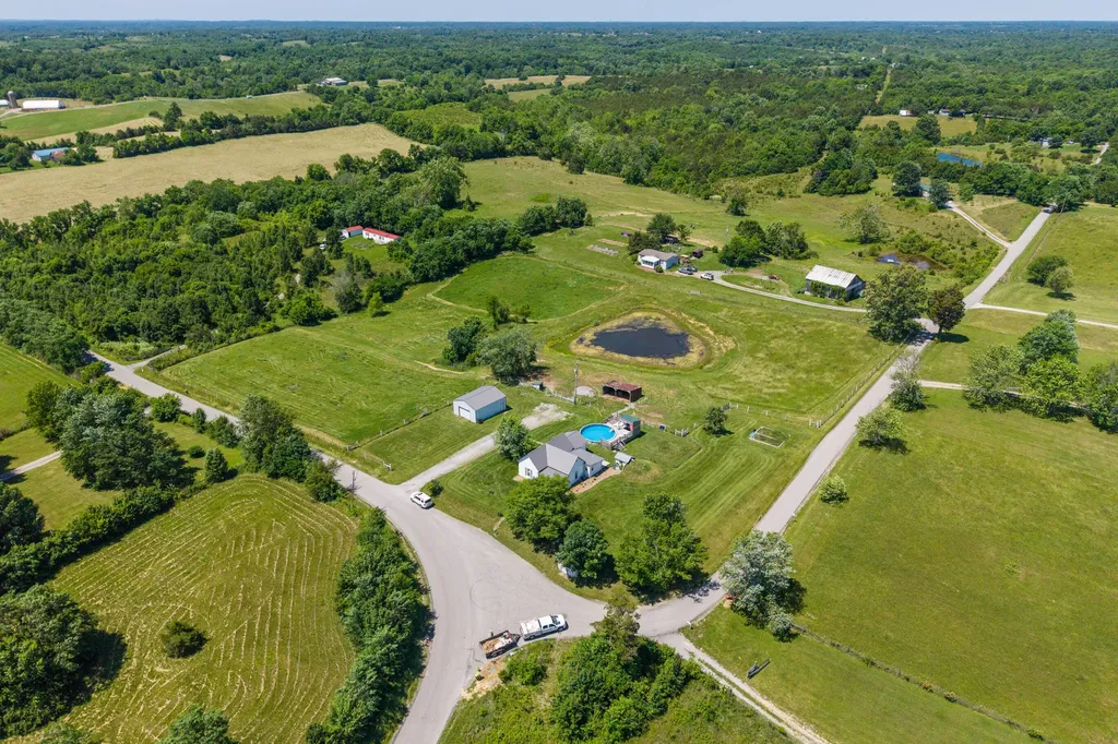 1160 Hopewell Road Harrodsburg KY 40330