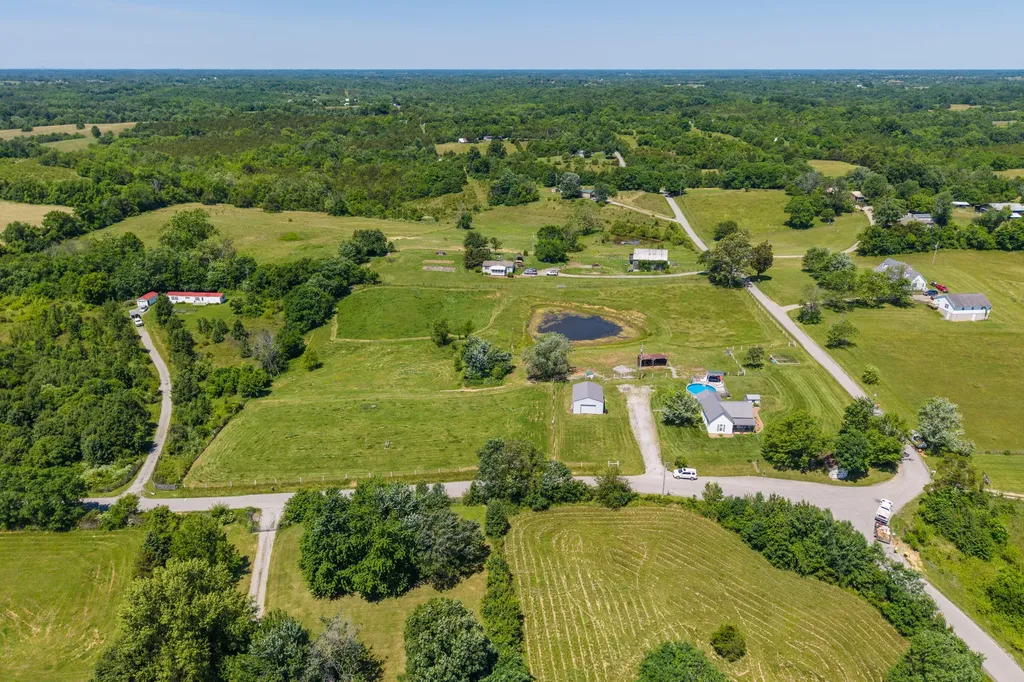 1160 Hopewell Road Harrodsburg KY 40330