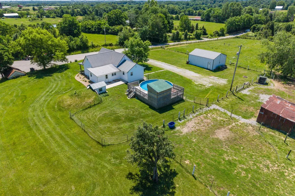 1160 Hopewell Road Harrodsburg KY 40330