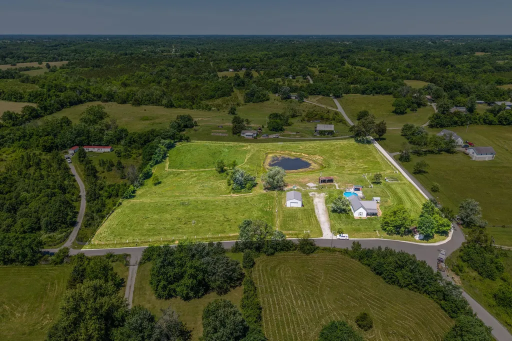 1160 Hopewell Road Harrodsburg KY 40330