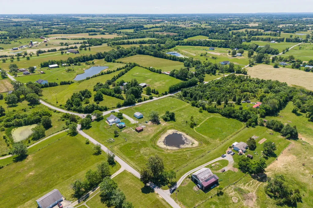 1160 Hopewell Road Harrodsburg KY 40330
