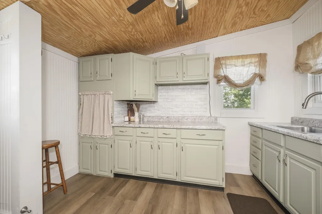 1160 Hopewell Road Harrodsburg KY 40330
