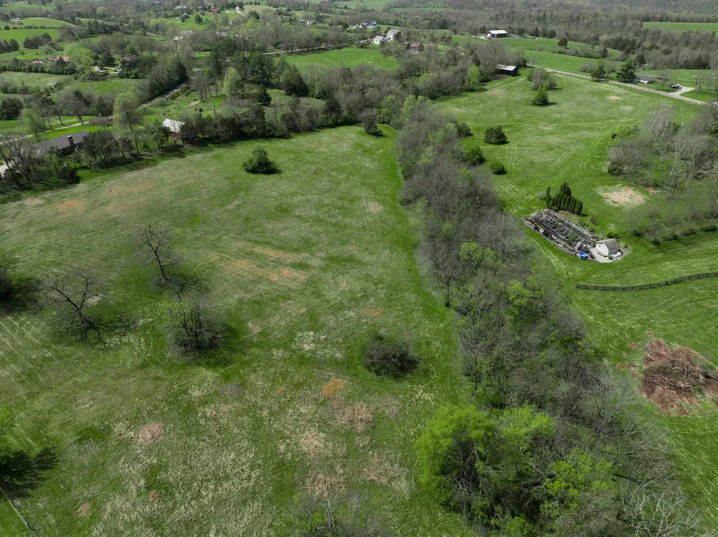 7950 Mccowans Ferry Road Versailles KY 40383