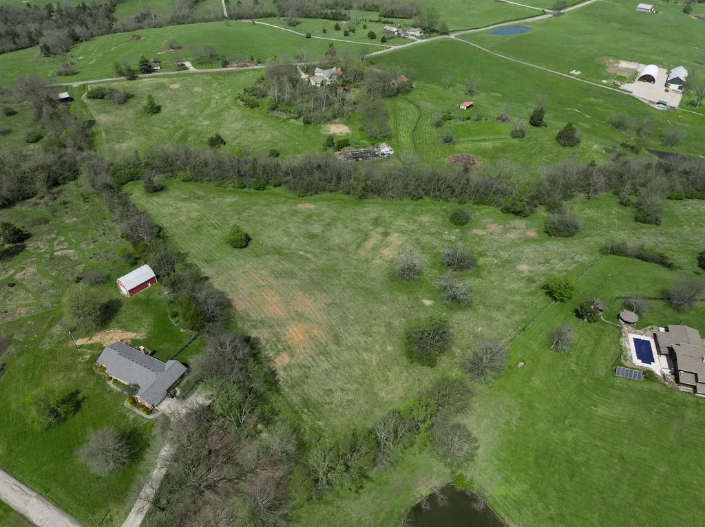 7950 Mccowans Ferry Road Versailles KY 40383