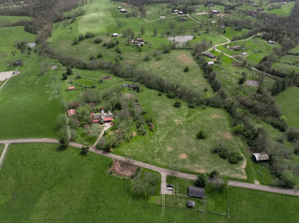 7950 Mccowans Ferry Road Versailles KY 40383