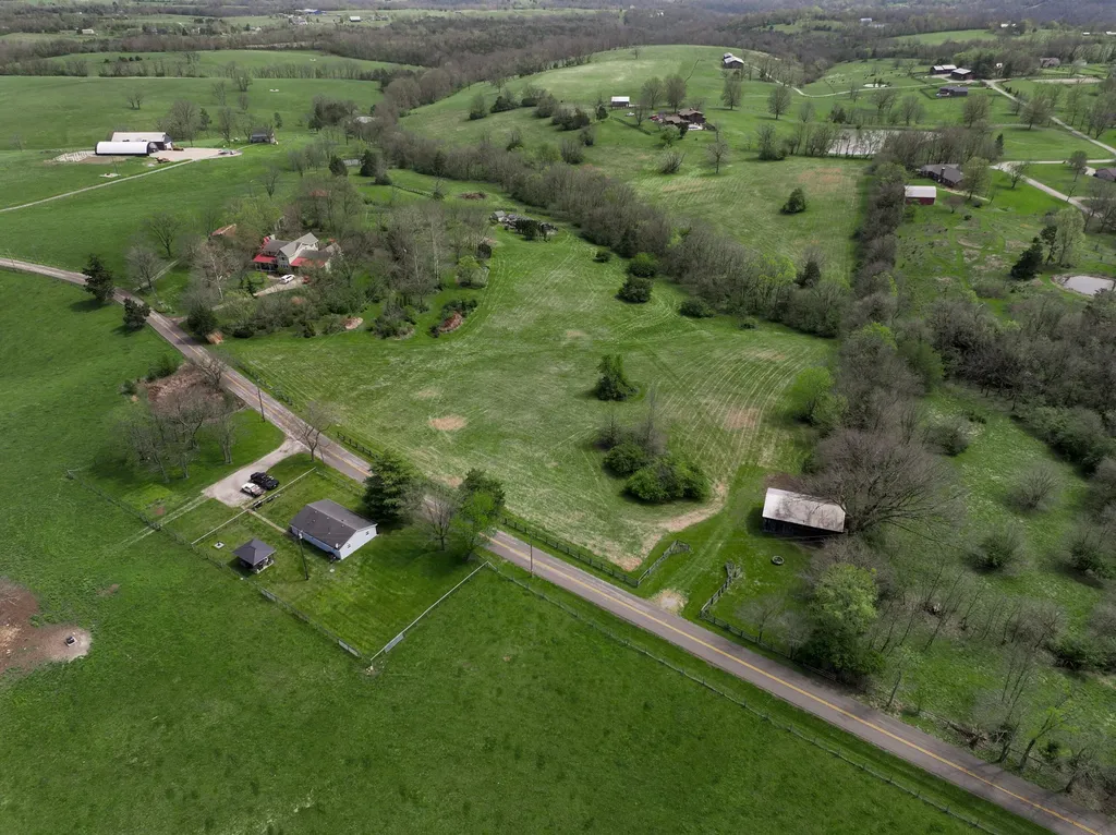 7950 Mccowans Ferry Road Versailles KY 40383
