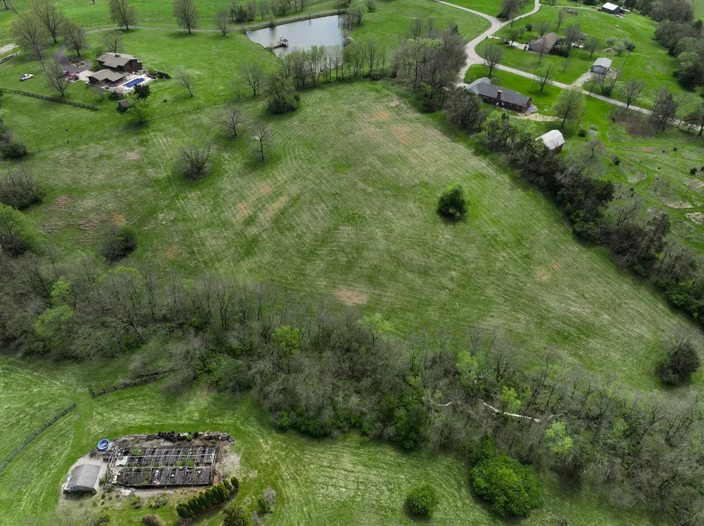 7950 Mccowans Ferry Road Versailles KY 40383