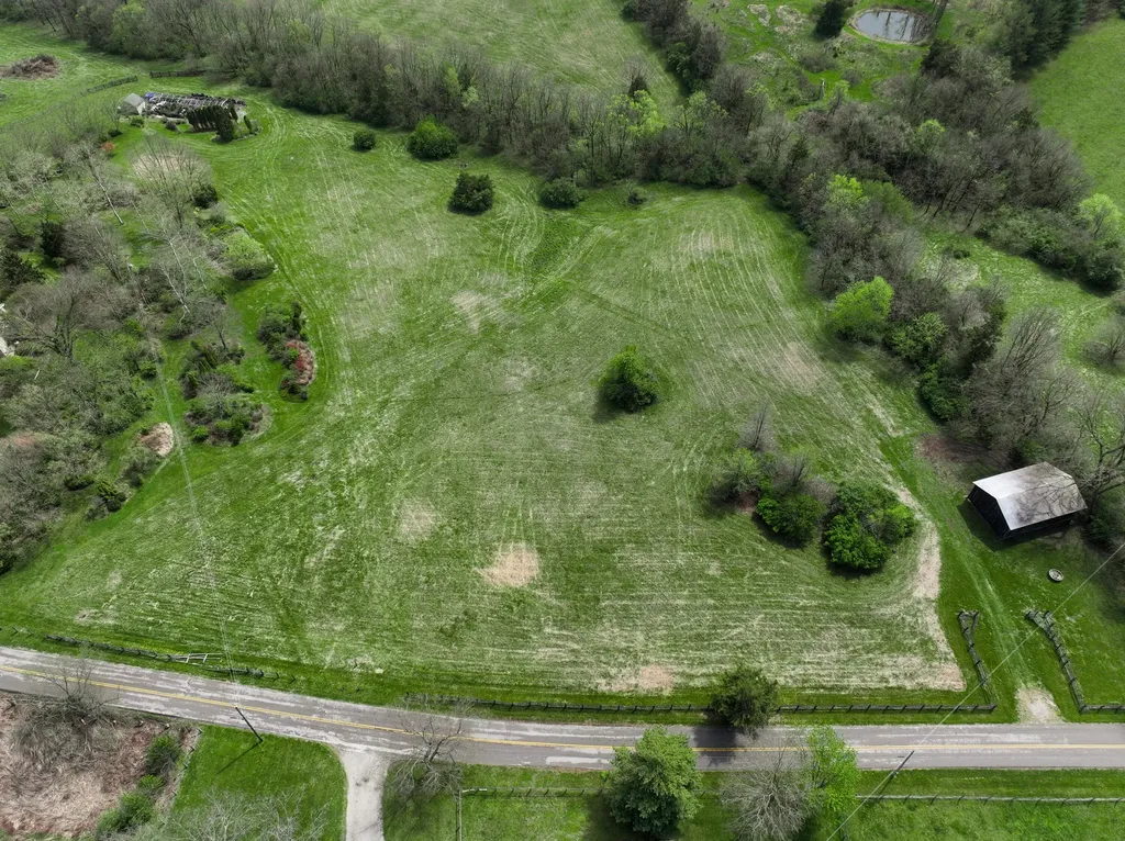 7950 Mccowans Ferry Road Versailles KY 40383