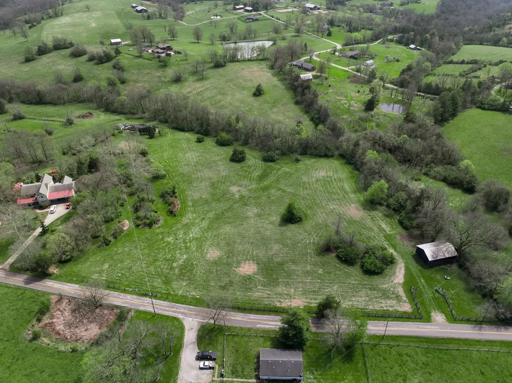 7950 Mccowans Ferry Road Versailles KY 40383