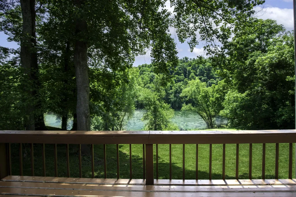 191 Bunton Road Versailles KY 40383
