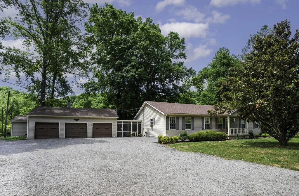191 Bunton Road Versailles KY 40383