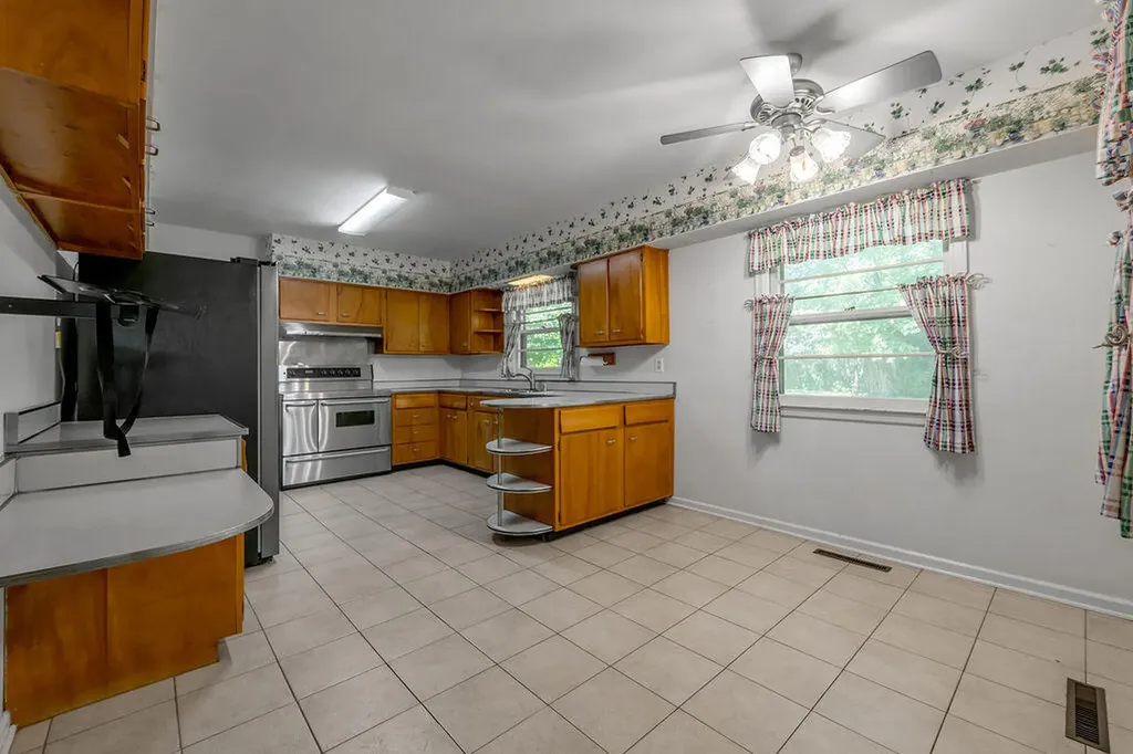 513 Springhill Drive Lexington KY 40503
