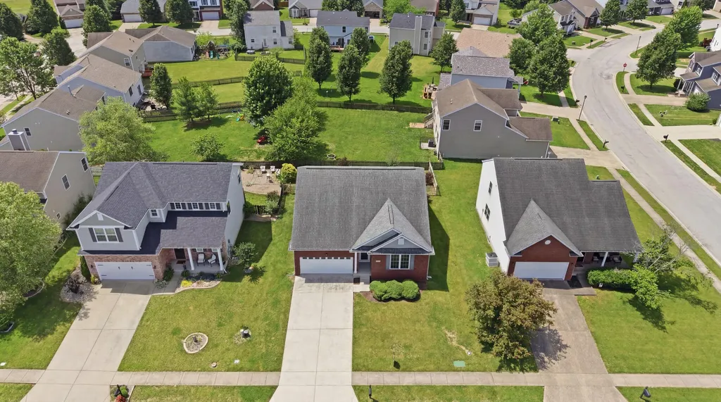 225 Saint Regis Drive Shelbyville KY 40065