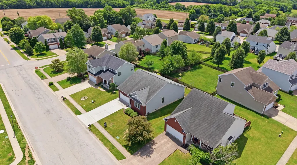 225 Saint Regis Drive Shelbyville KY 40065