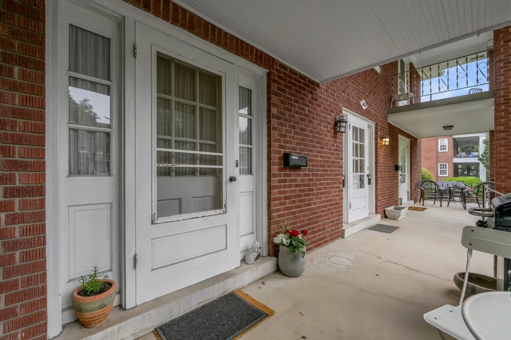 305 Sycamore Road Lexington KY 40502
