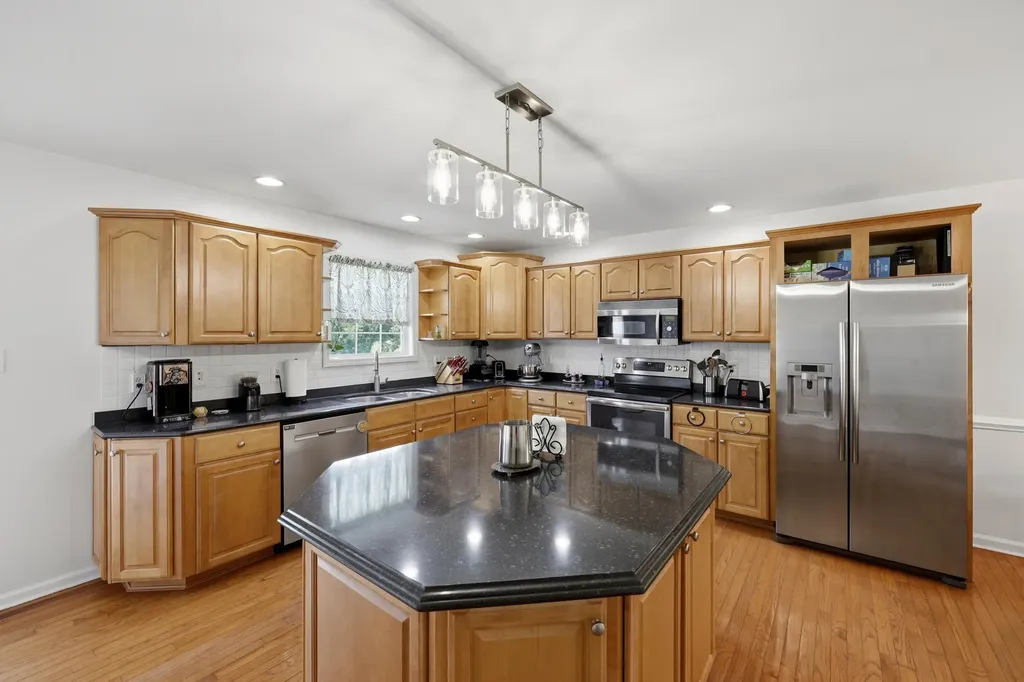 205 Revere Way Versailles KY 40383