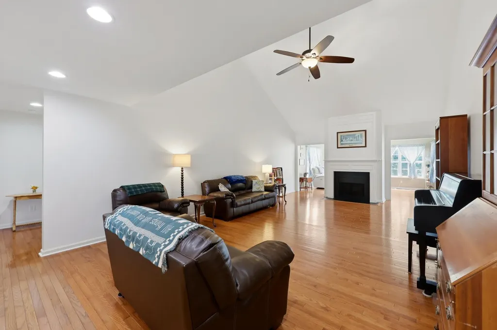 205 Revere Way Versailles KY 40383