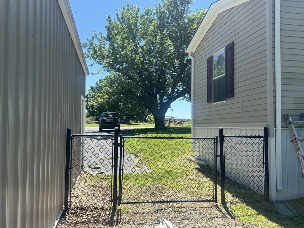 805 State Highway 1611 Russell Springs KY 42642