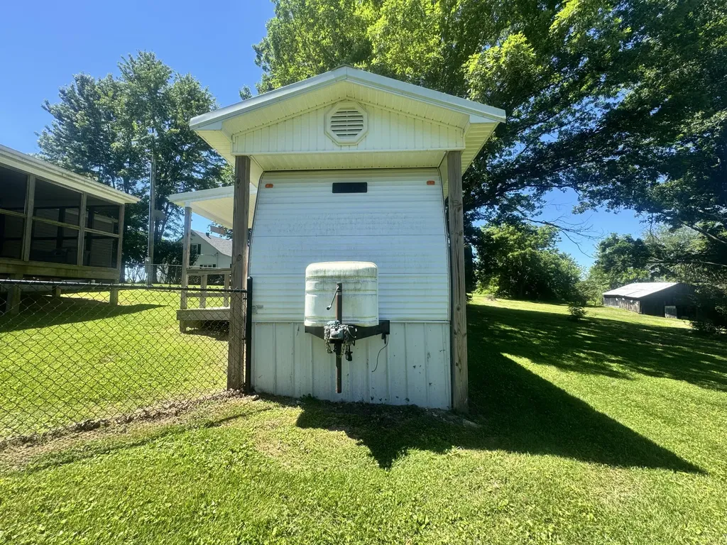805 State Highway 1611 Russell Springs KY 42642