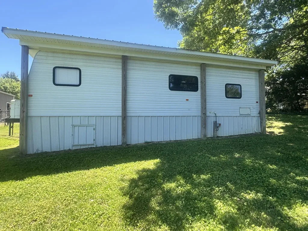 805 State Highway 1611 Russell Springs KY 42642