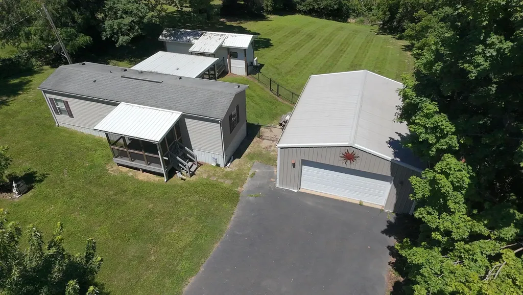 805 State Highway 1611 Russell Springs KY 42642