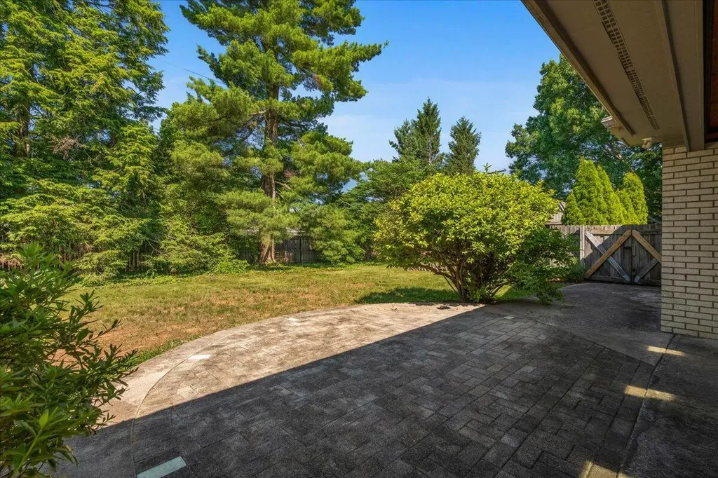 3287 Nantucket Drive Lexington KY 40502