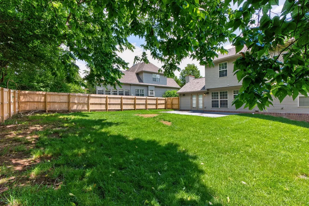 929 Seneca Park Lexington KY 40515