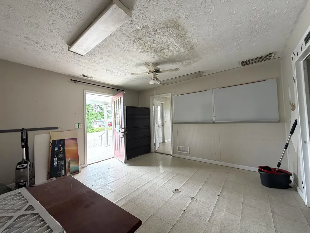 165 Eminence Avenue Harrodsburg KY 40330