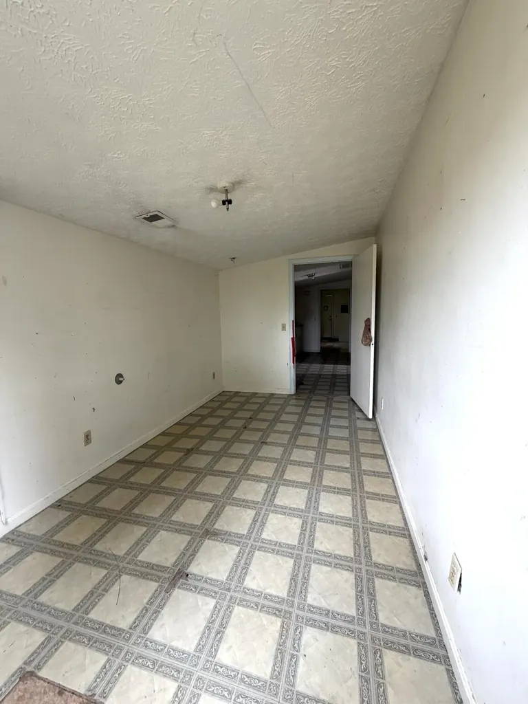 165 Eminence Avenue Harrodsburg KY 40330