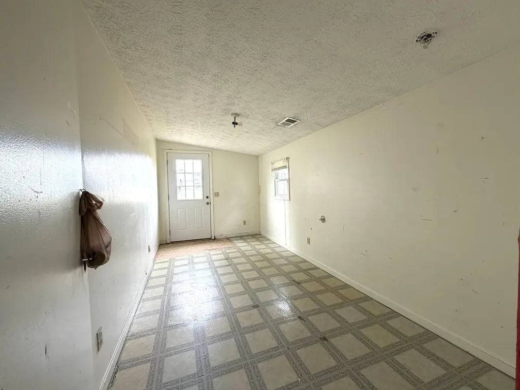 165 Eminence Avenue Harrodsburg KY 40330