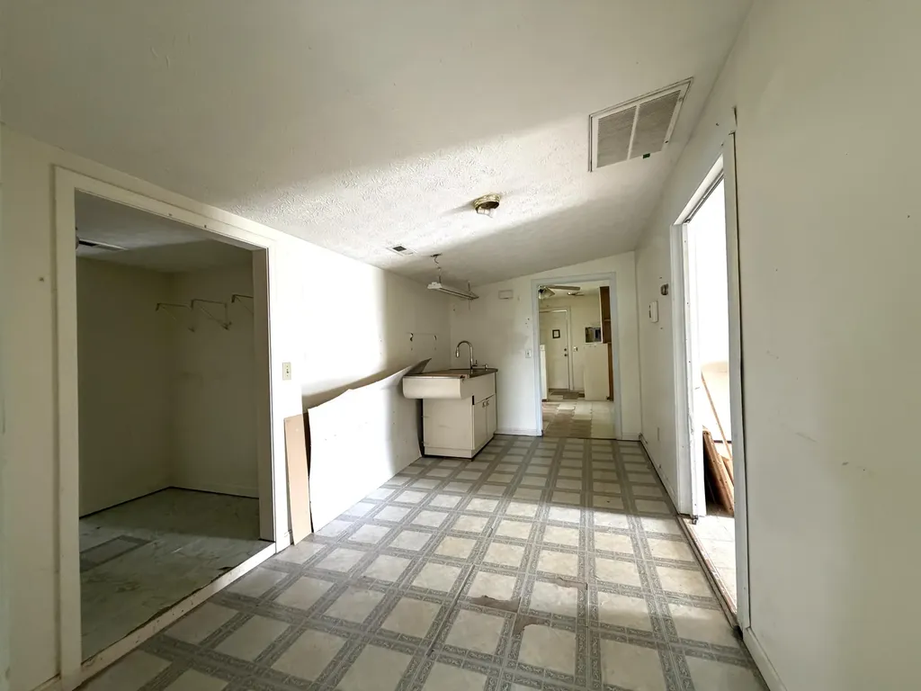 165 Eminence Avenue Harrodsburg KY 40330