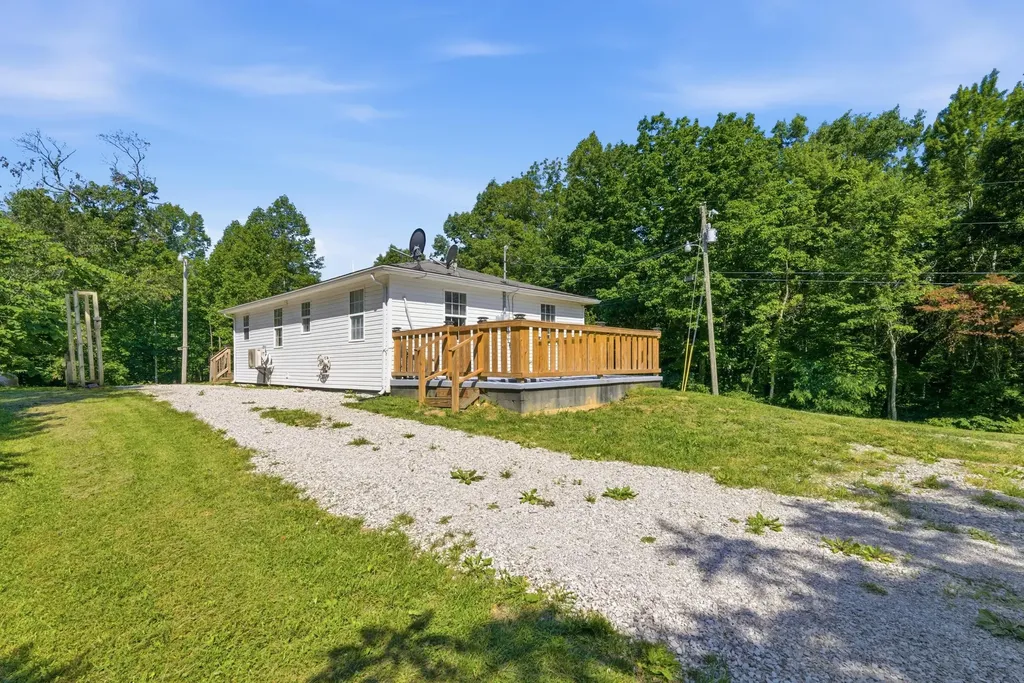 2255 S Tree Tower Road Sand Gap KY 40481