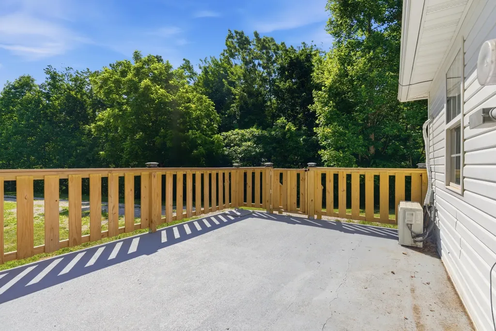 2255 S Tree Tower Road Sand Gap KY 40481