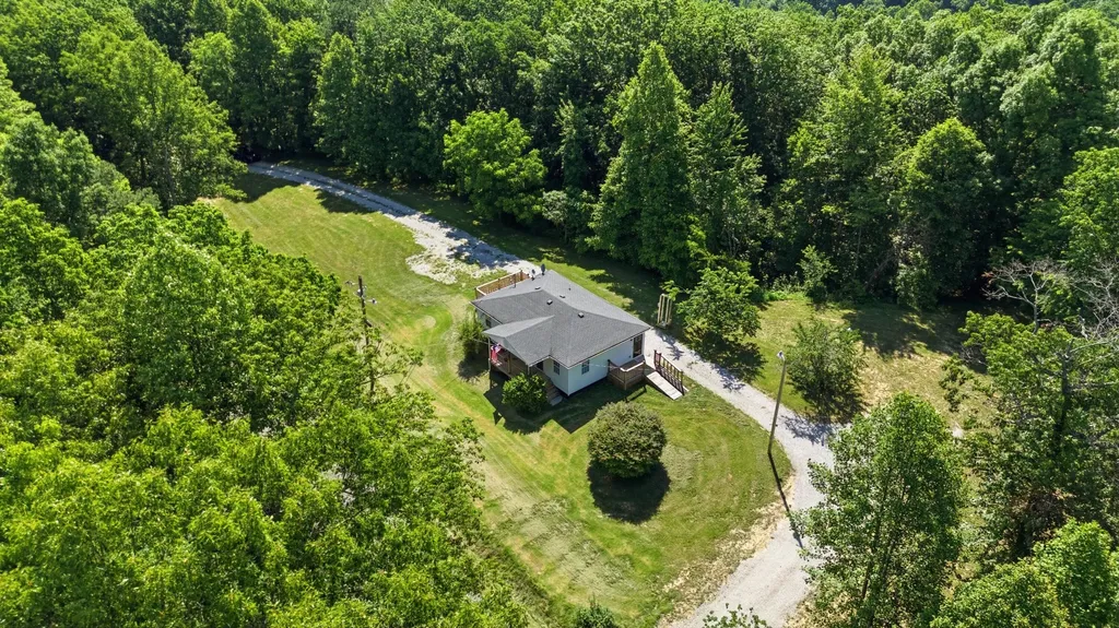 2255 S Tree Tower Road Sand Gap KY 40481