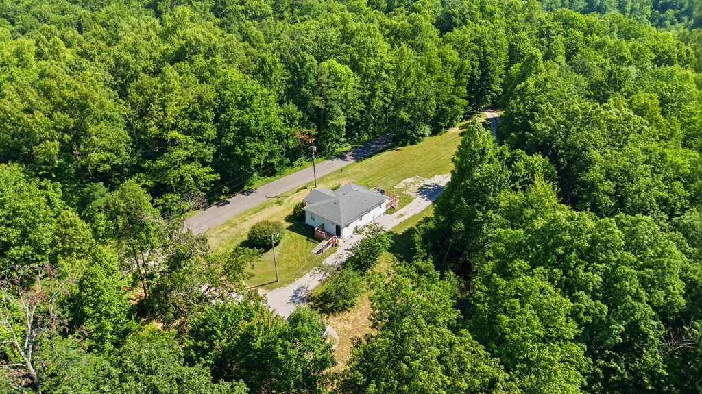 2255 S Tree Tower Road Sand Gap KY 40481