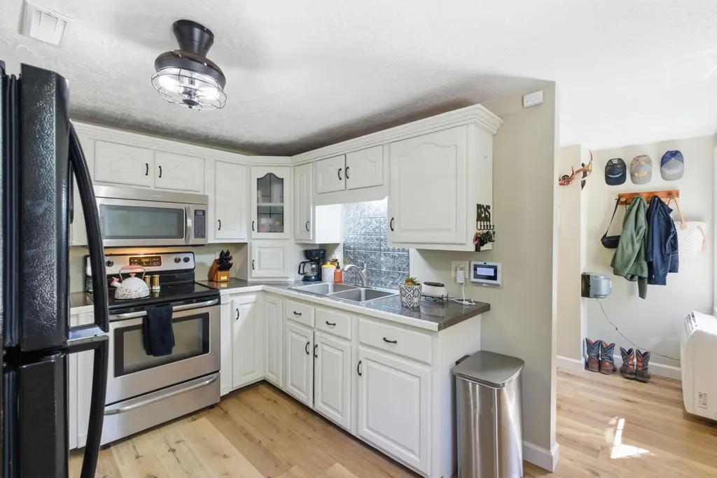 2255 S Tree Tower Road Sand Gap KY 40481