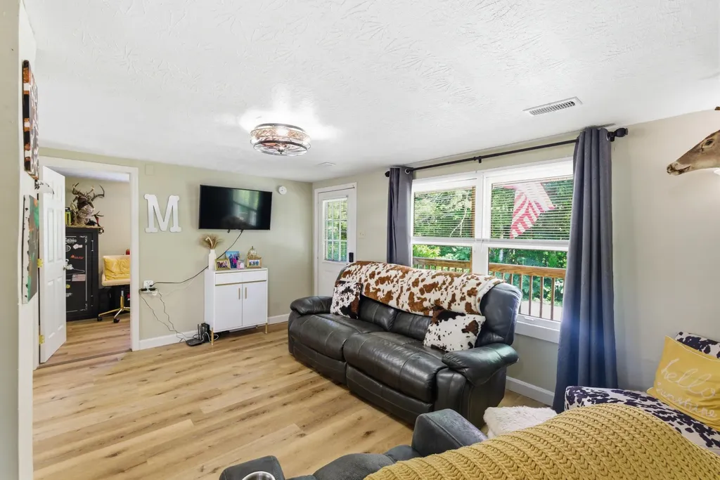 2255 S Tree Tower Road Sand Gap KY 40481
