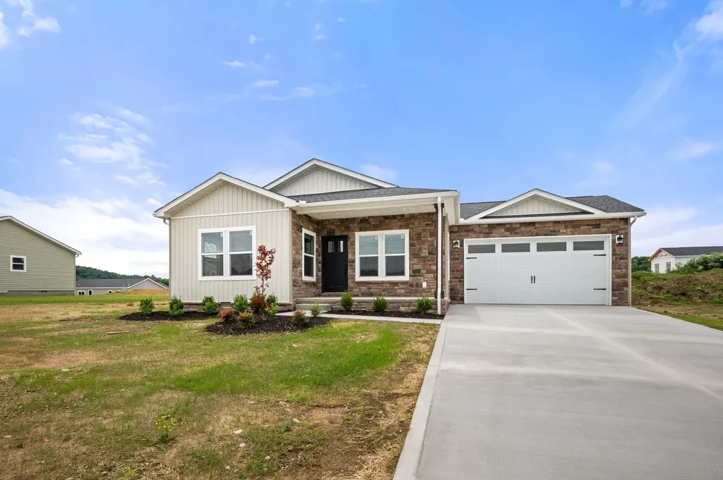 807 Sam Black Road London KY 40741