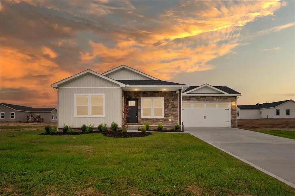 807 Sam Black Road London KY 40741