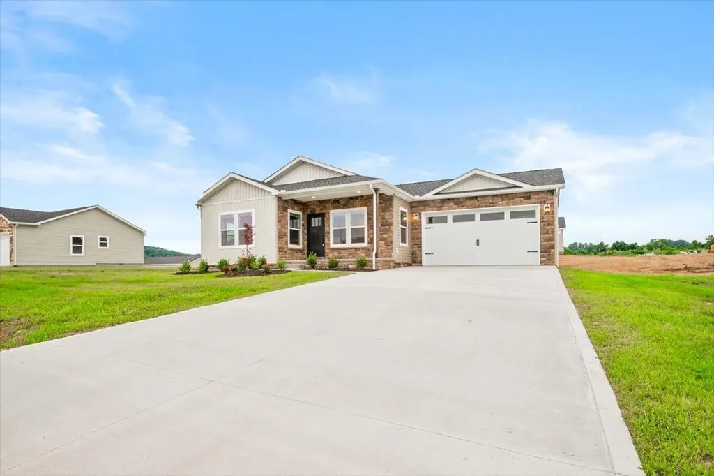 807 Sam Black Road London KY 40741