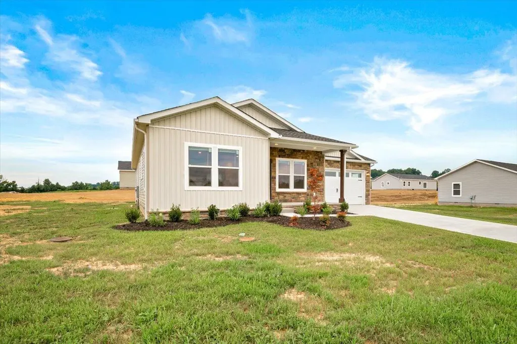 807 Sam Black Road London KY 40741